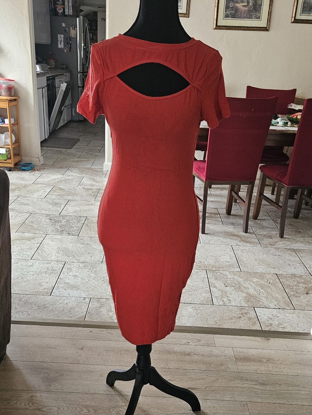 Fitted Red Cutout Midi Dress with Short Sleeves